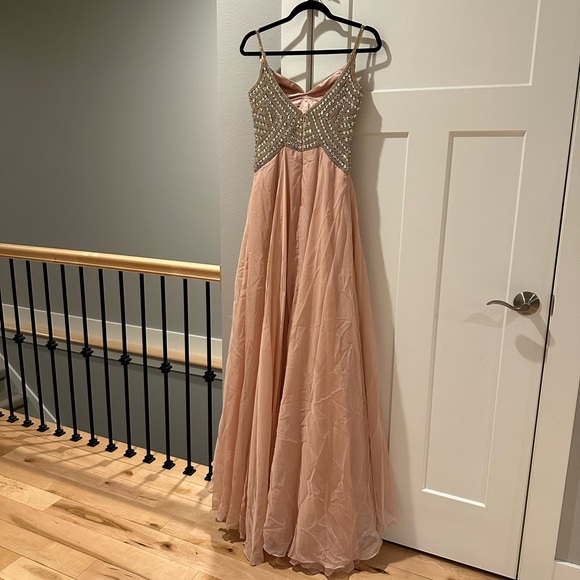 Mac duggal gown - Picture 5 of 7